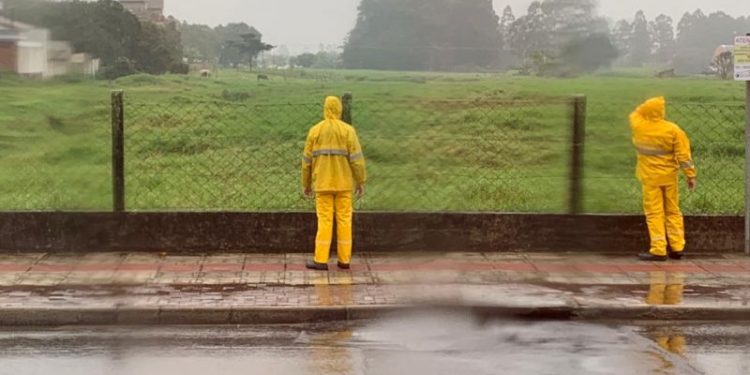 Suspeita de vazamento de gás assusta moradores, em Tijucas
