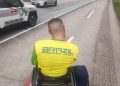 Cadeirante é detido após ser flagrado pichando espaço público