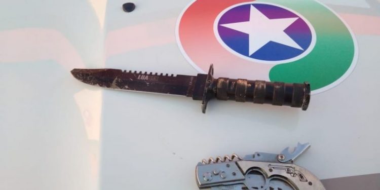 Homem é encontrado com canivete cravado no pescoço, em São João Batista