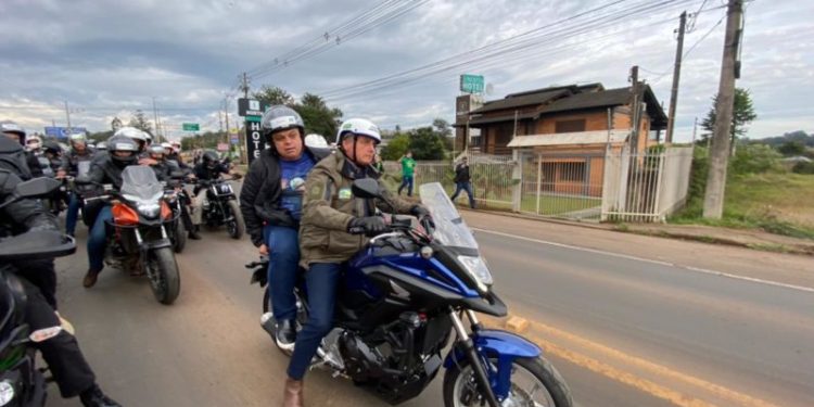 Bolsonaro visita estádio da Chapecoense e participa de motociata neste sábado