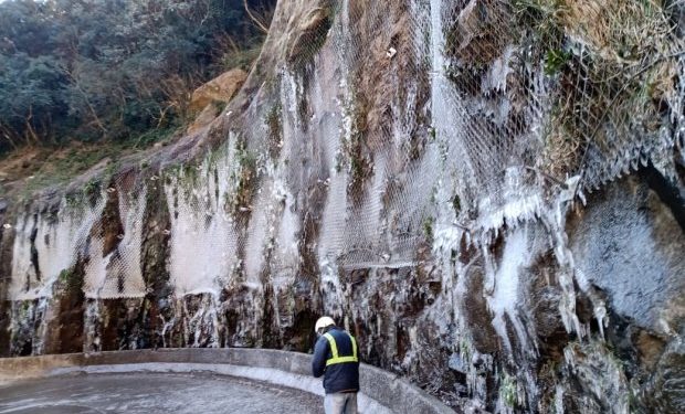Congelamento da pista fecha tráfego na Serra do Rio do Rastro