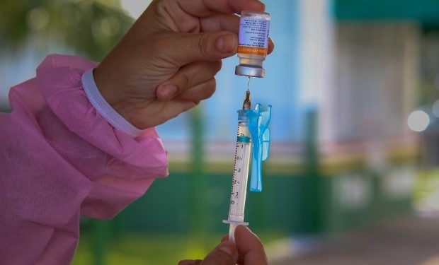 Quase 70 mil pessoas não retornaram para tomar a segunda dose da vacina contra a Covid-19 em SC