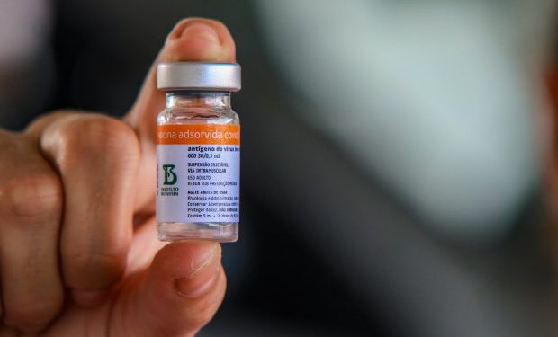 Santa Catarina estuda compra direta de vacinas para agilizar imunização no Estado