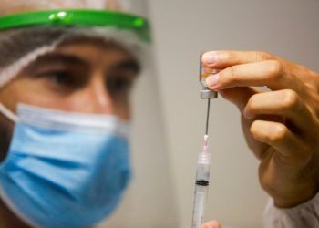 Óbitos de idosos por Covid-19 têm redução de 75%, com o avanço da vacinação em SC