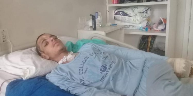 Jovem de 21 anos, vítima de acidente de moto, precisa de ajuda urgente