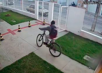 Homem invade creche e furta bicicleta no Vale do Rio Tijucas