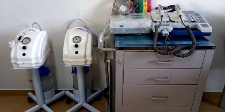 Canelinha adquire equipamentos ao hospital