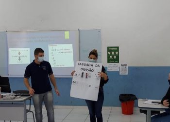 Palestra sobre matemática capacita professores em Nova Trento