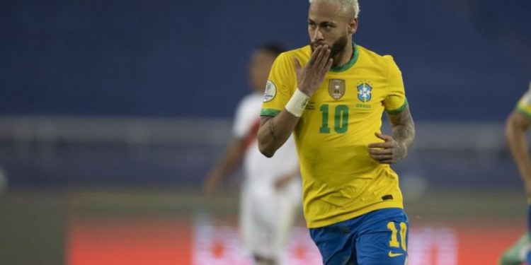 Colunista informa compra de duas coberturas em Itapema pelo jogador Neymar