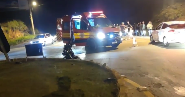 Jovem de 18 anos fica gravemente ferido em acidente na SC-410, em Canelinha