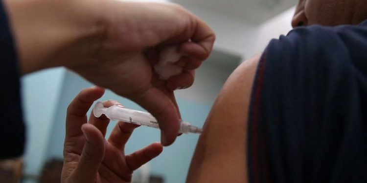 Vacina contra a gripe é liberada para todas as idades em SJB