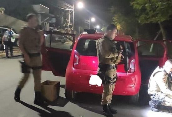 Jovem é flagrado com maconha no carro em São João Batista