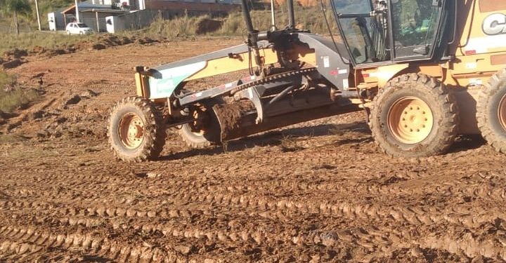 Trabalhos para construção de escola no bairro Timbezinho têm início