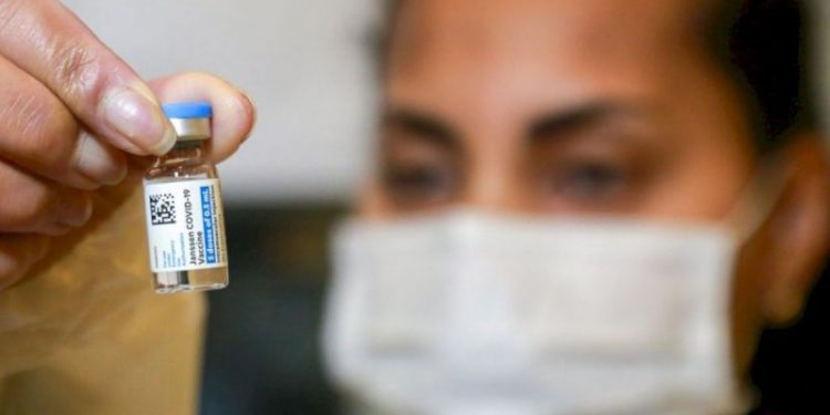 Bancários não fazem mais parte de grupo prioritário na vacinação contra Covid-19