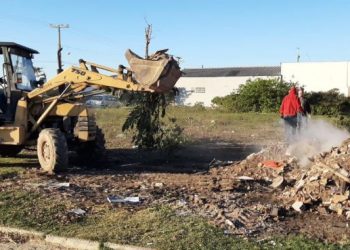 Tijucas determina ações para controlar o descarte de entulhos em áreas públicas