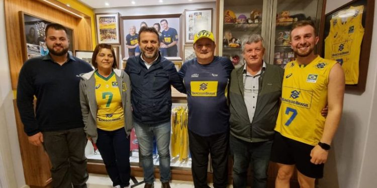 Prefeito visita família da atleta neotrentina Rosamaria Montibeller