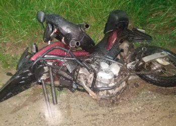 Motorista bêbado provoca acidente e deixa motociclista gravemente ferido