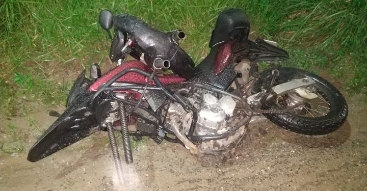 Motorista bêbado provoca acidente e deixa motociclista gravemente ferido
