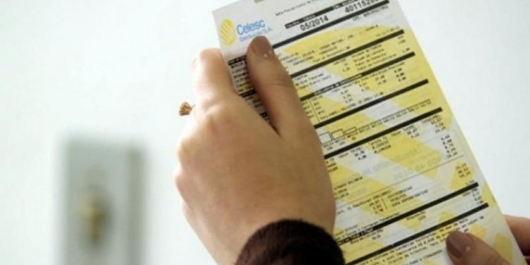 Conta de luz deve subir a partir de agosto em Santa Catarina