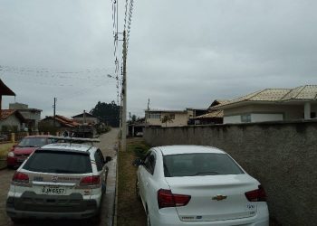 Taxista é alvo de criminosos e tem carro roubado, em Canelinha