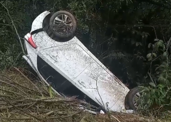 Colisão com capotamento é registrado na SC-108, em Nova Trento