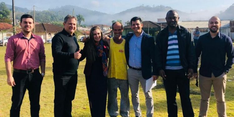 Carmelo vai receber dois campos de grama sintética, academia e parque infantil