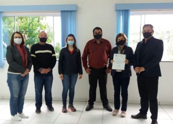 Apae de São João Batista recebe R$ 280 mil para compra de micro-ônibus