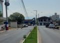 Poste se parte ao meio e desaba em São João Batista