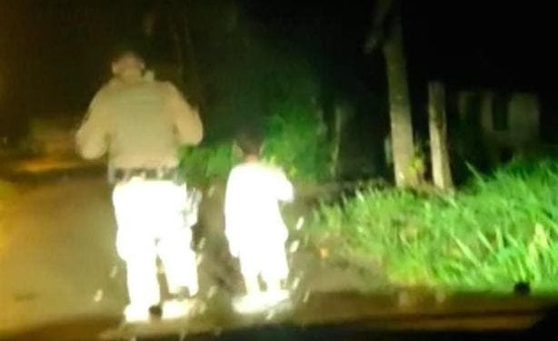 Menino de 4 anos é encontrado sozinho em rua de São João Batista