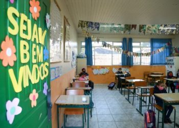 Santa Catarina inicia segundo semestre letivo com 533 mil alunos na rede estadual