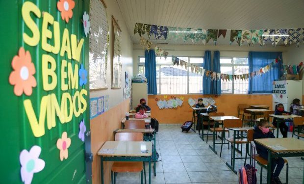 Santa Catarina inicia segundo semestre letivo com 533 mil alunos na rede estadual