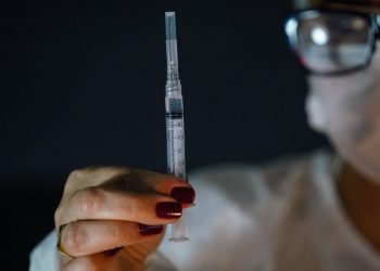 SC está entre os quatro com maior percentual de população totalmente vacinada