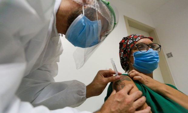 Estado ultrapassa meta de vacinação dos grupos prioritários