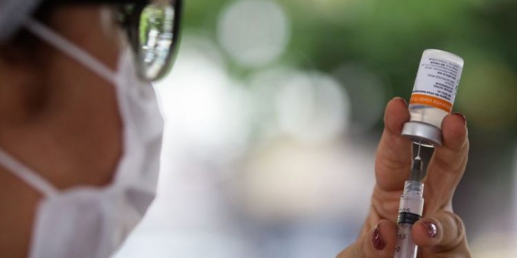 Secretaria de Saúde de SJB inicia aplicação de terceiras doses em idosos com 80 anos ou mais