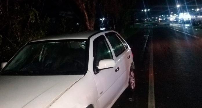 Homem fica ferido após ser atropelado por dois carros em rodovia