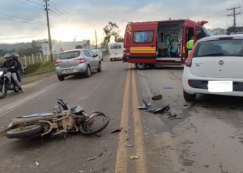 Grave acidente é registrado na SC-410, em Canelinha