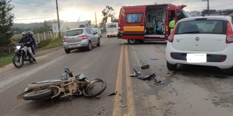 Grave acidente é registrado na SC-410, em Canelinha