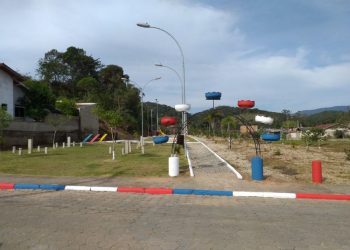 Brinquedos, bancos e equipamentos de ginástica da Praça do Timbezinho recebem reparos