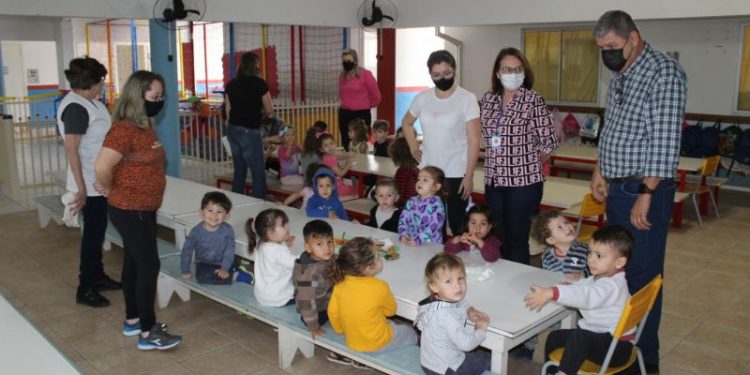 Creches municipais de São João Batista retomam atendimento em turno integral