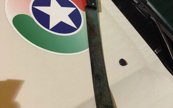 Homem atinge enteado e sogra com golpes de facão