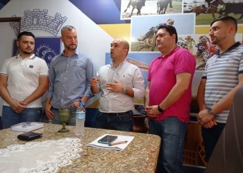 Secretário Thiago Vieira visita Canelinha e anuncia asfalto da Galera e Moura