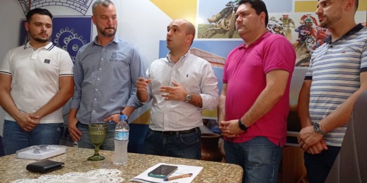 Secretário Thiago Vieira visita Canelinha e anuncia asfalto da Galera e Moura