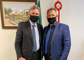 Após viagem a Brasília, prefeito Pedroca almoça com governador Carlos Moisés
