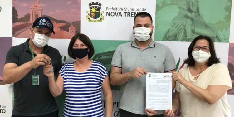 Assinatura de contrato firma parceria entre Prefeitura de Nova Trento e Sociedade Recreativa Humaitá