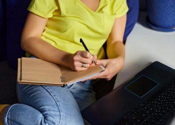 Projeto oferece cursos on-line gratuitos de qualificação para mulheres