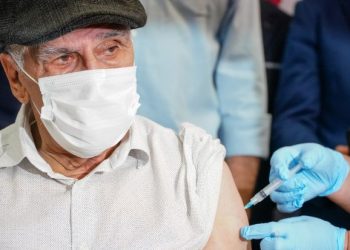 São João Batista reduz intervalo para dose de reforço em pessoas com 60 anos ou mais