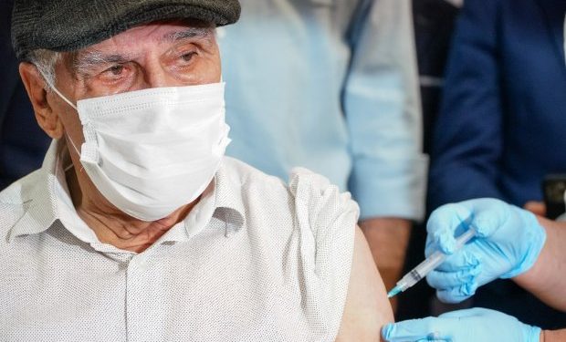 São João Batista reduz intervalo para dose de reforço em pessoas com 60 anos ou mais