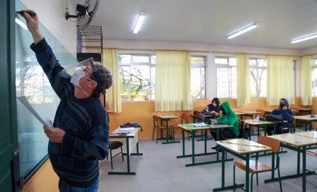 Com quase 76 mil inscritos, processo seletivos de ACTs é o maior da história da Educação