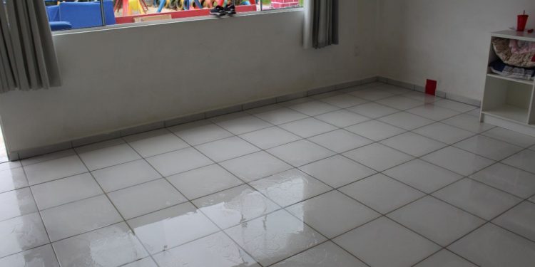 Creche Joanna Cassaniga Fumagalli  suspender atividades devido a vazamento de água