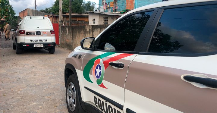 Homem é retirado de residência e deverá ficar longe da esposa